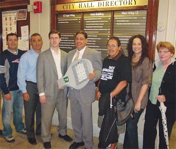 Officials Beaming over New Street Light Contract
